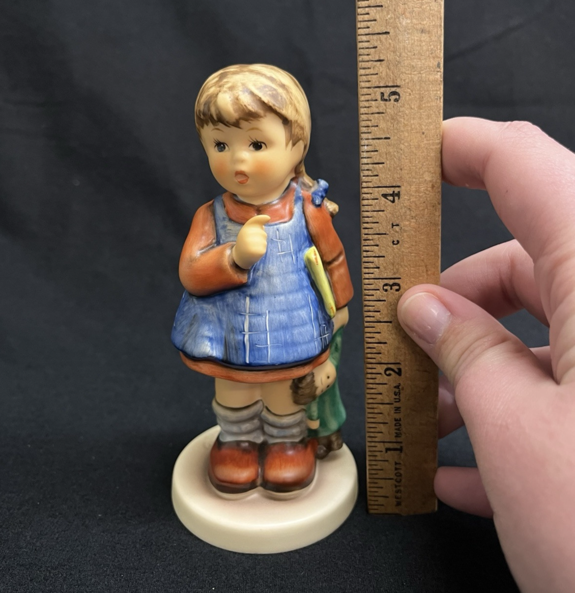 1988 M.I. Hummel Club Exclusive Goebel "I Wonder" Porcelain Figurine #486