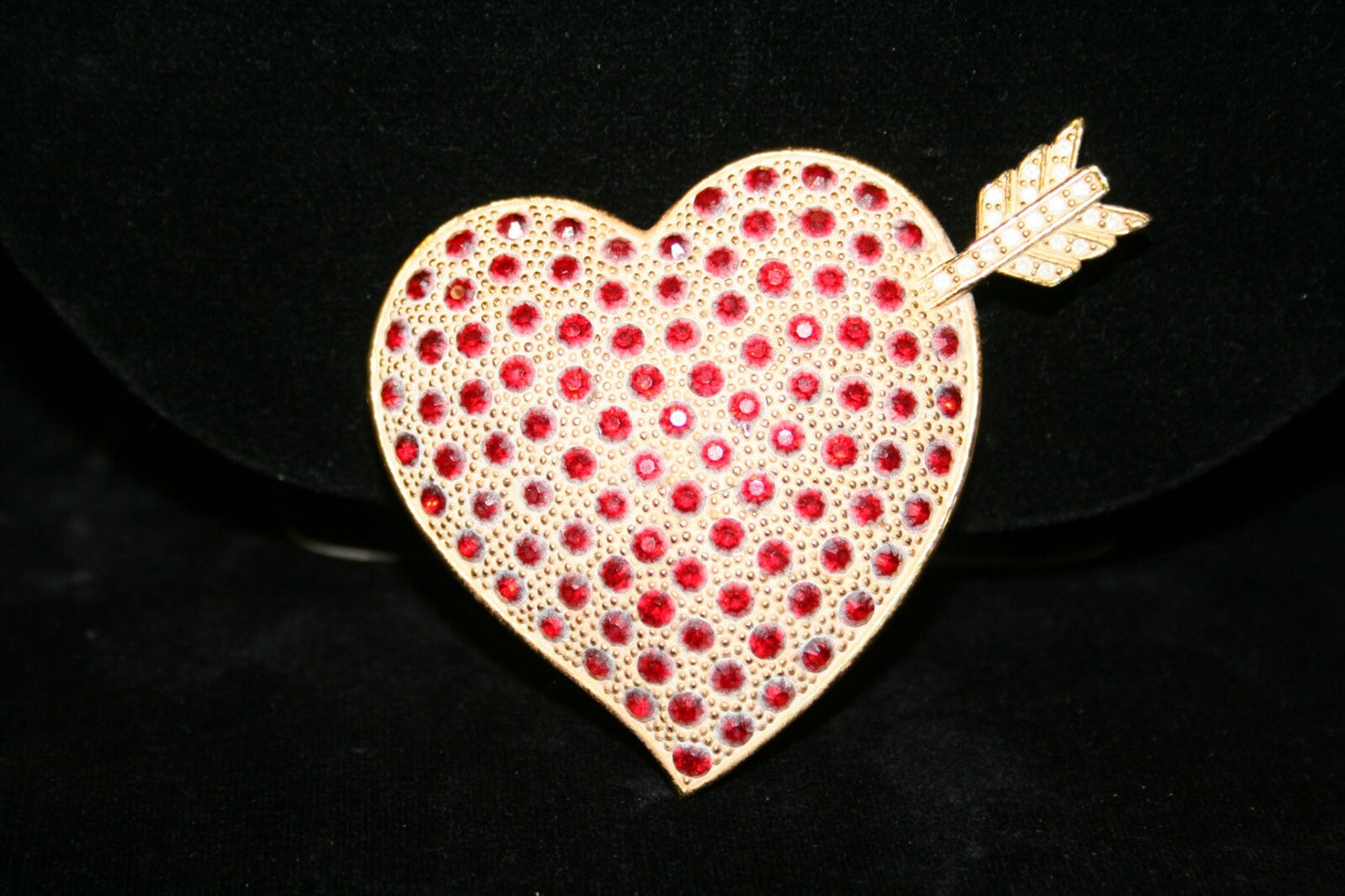 Red Rhinestone Love Heart Paperweight Clear Rhinestone Arrow Goldplated  3" x 3