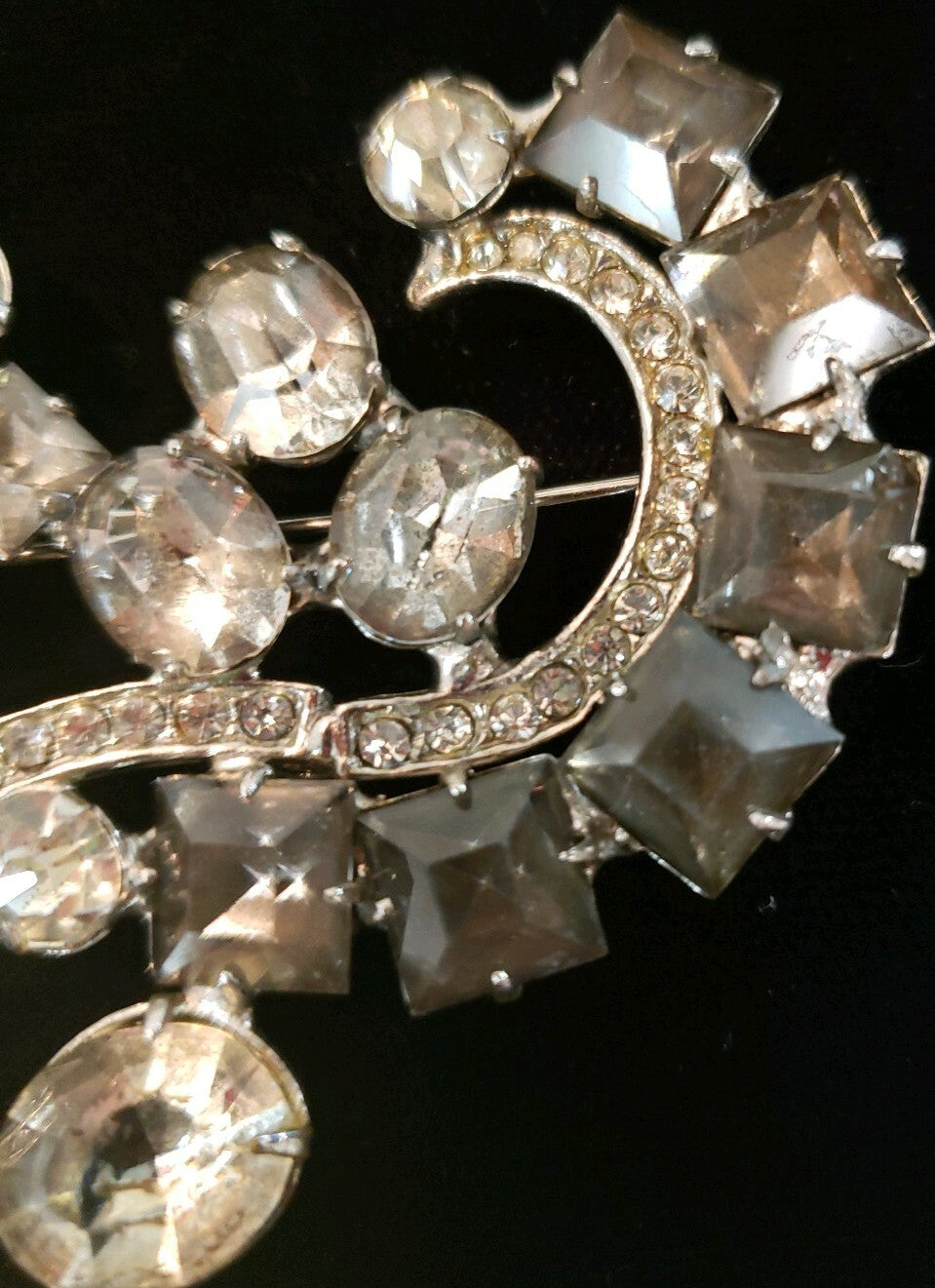 Vintage Signed Weiss Smoky Gray & Crystal Rhinestone Brooch Prong Set