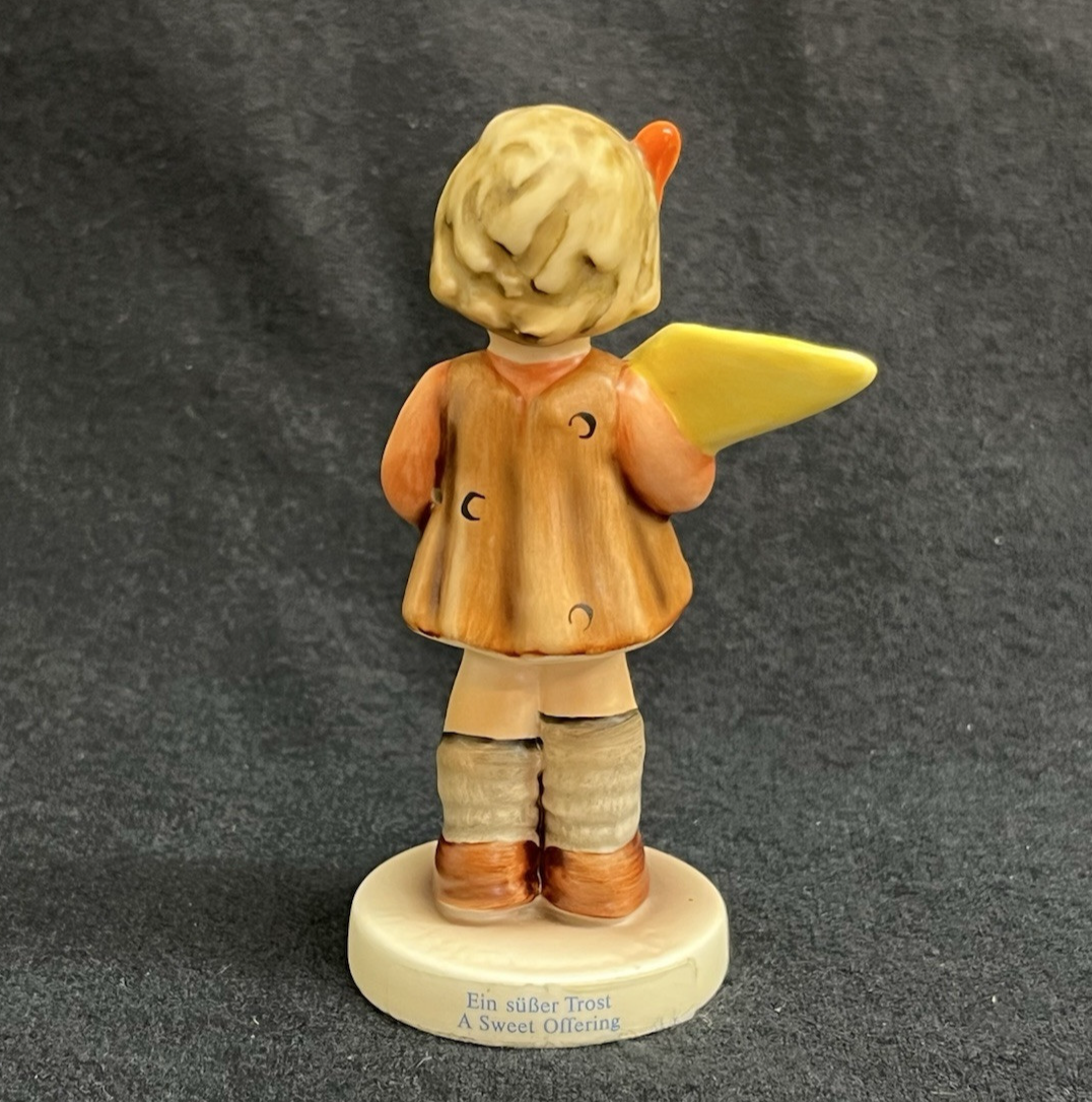 1992 M.I. Hummel Exclusive Goebel "A Sweet Offering" Porcelain Figurine #549 3/0