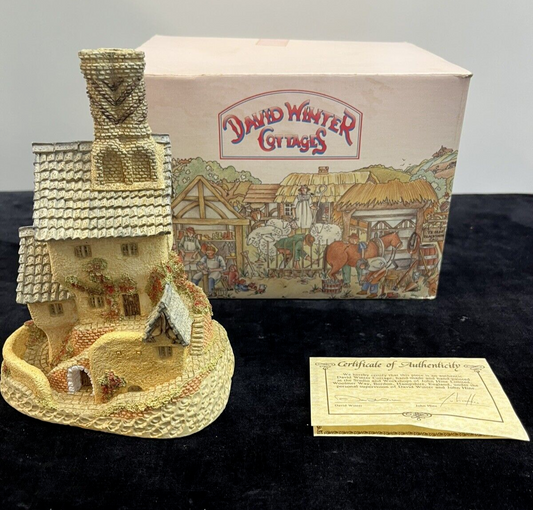 House Of Master Mason - 1984 David Winter - Includes Box & COA