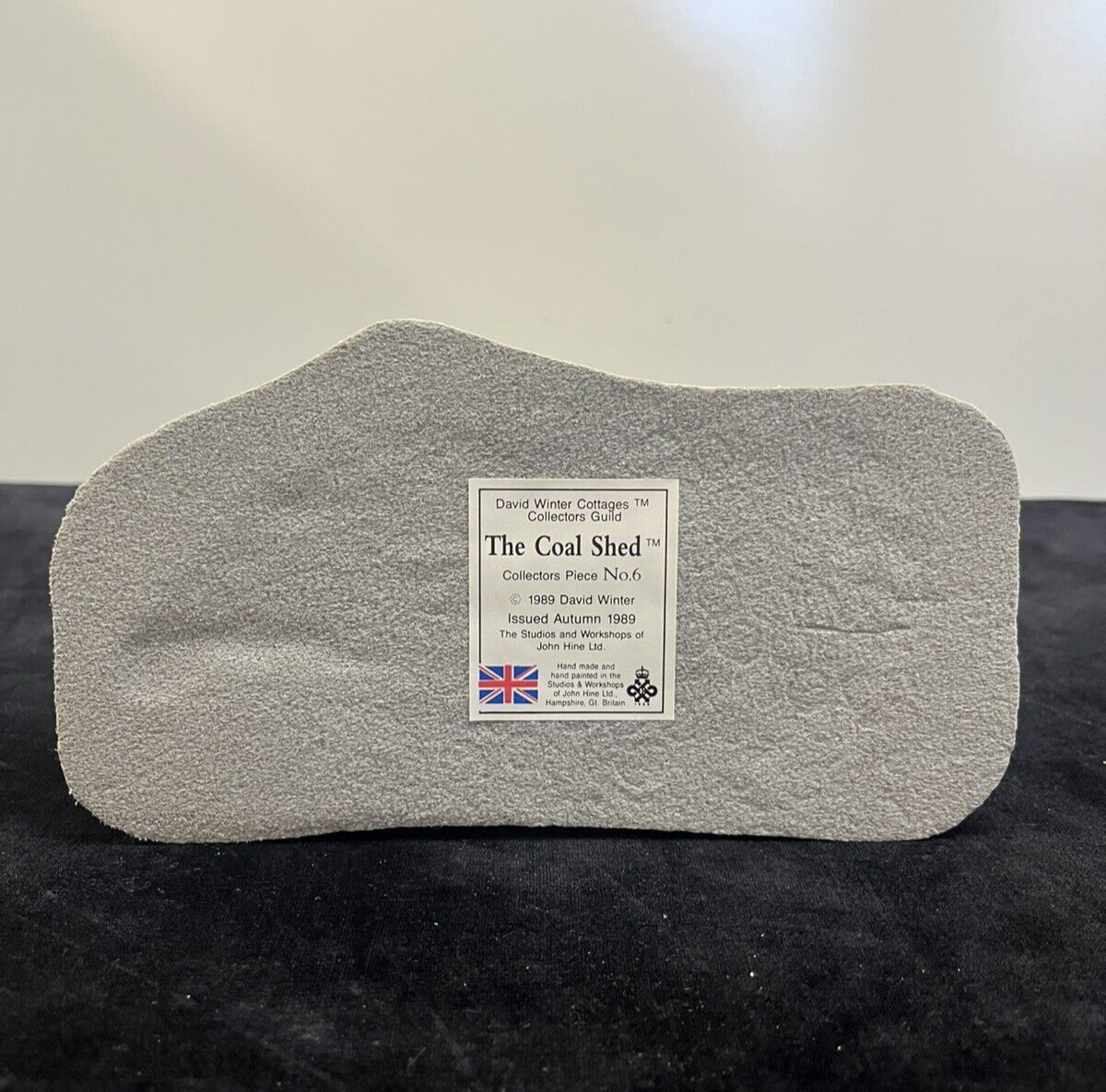 David Winter Cottages Collectors Piece No.6 1989: The Coal Shed w/ box