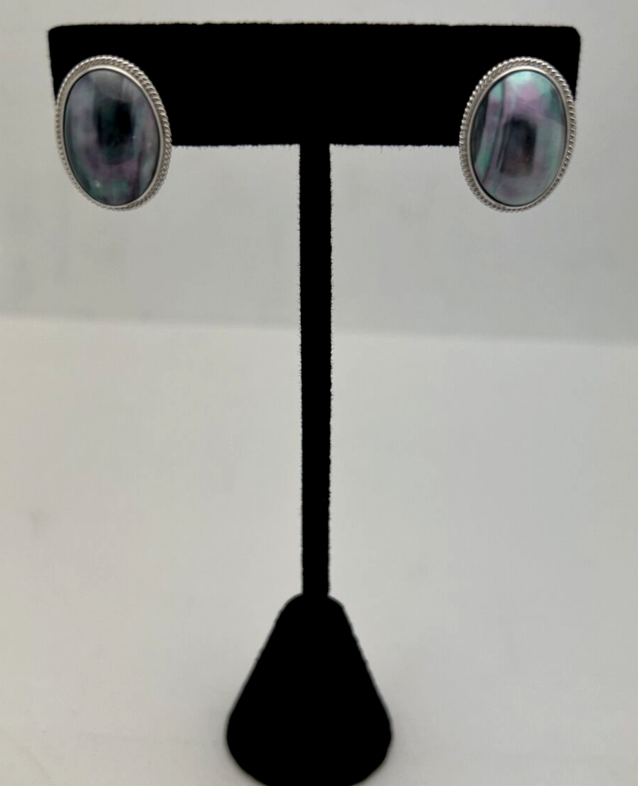 14k White Gold  Pierced  Gray Mobe  Pearl  Earrings 5.7 g  Omega back