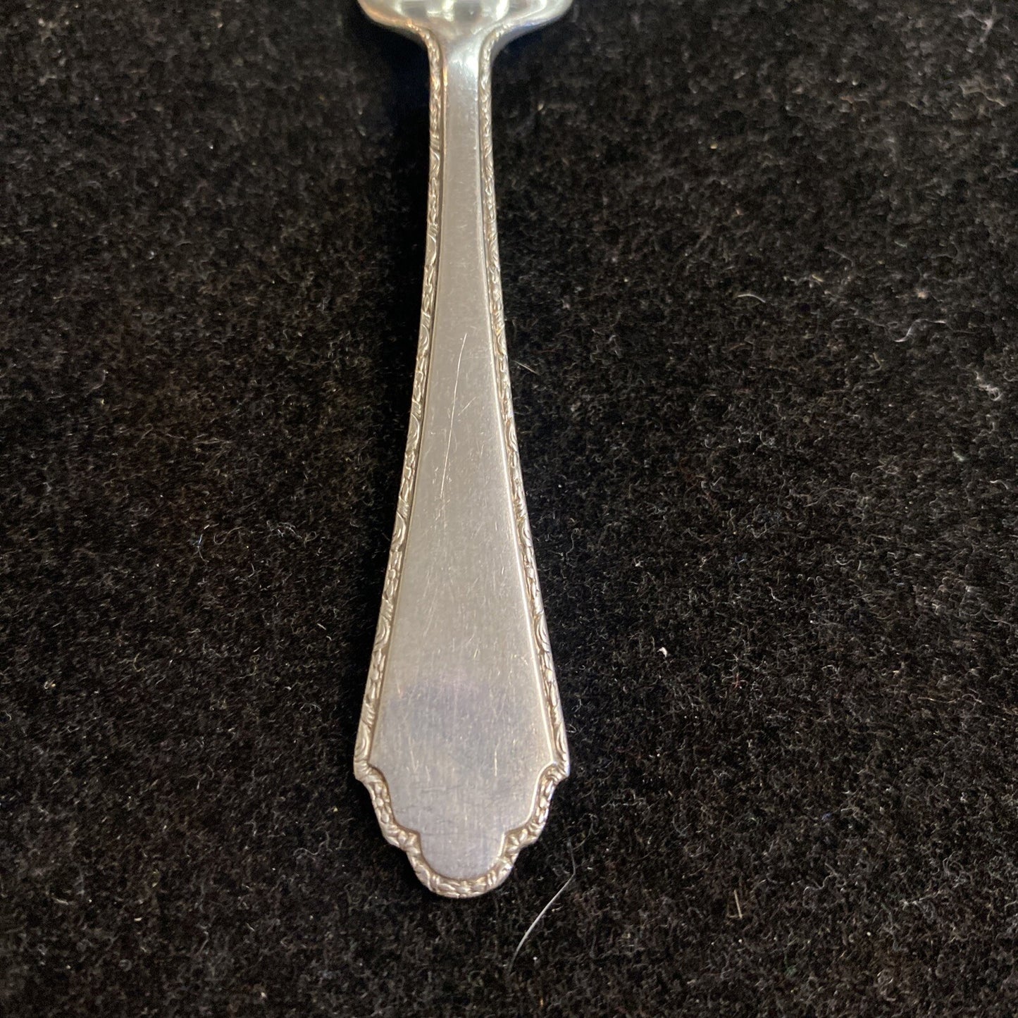 Lunt Sterling Silver William and Mary Baby Fork 4" 1921 16.1g
