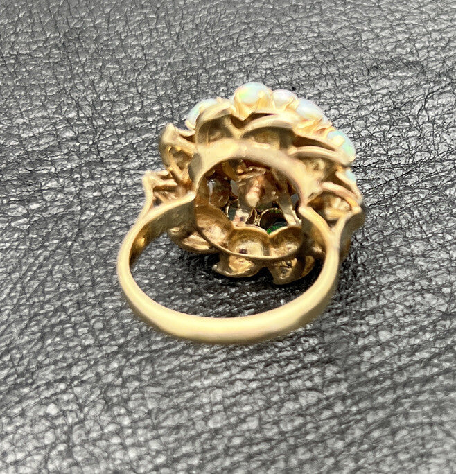 1960's 14 k Yellow Gold Opal Dome Ring 7.1 g        Florentine Leaf Design Sz 7