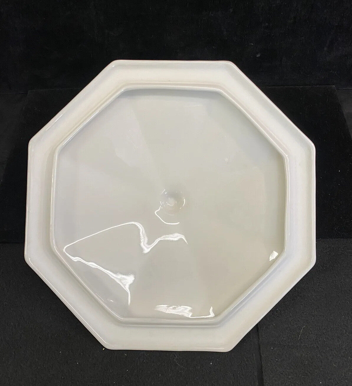 Rosenthal Classic Rose- Maria White Vintage Round Covered Medium Vegetable