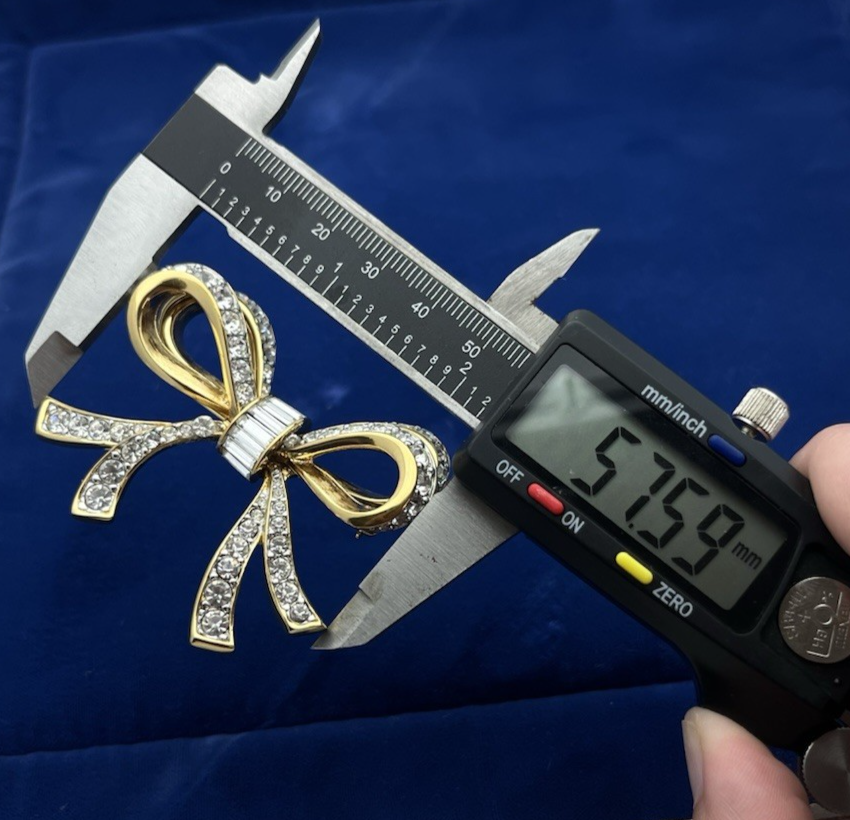 Swarovski Swan Signed Gold Tone Crystal Double Ribbon Bow Brooch Pin 1980s