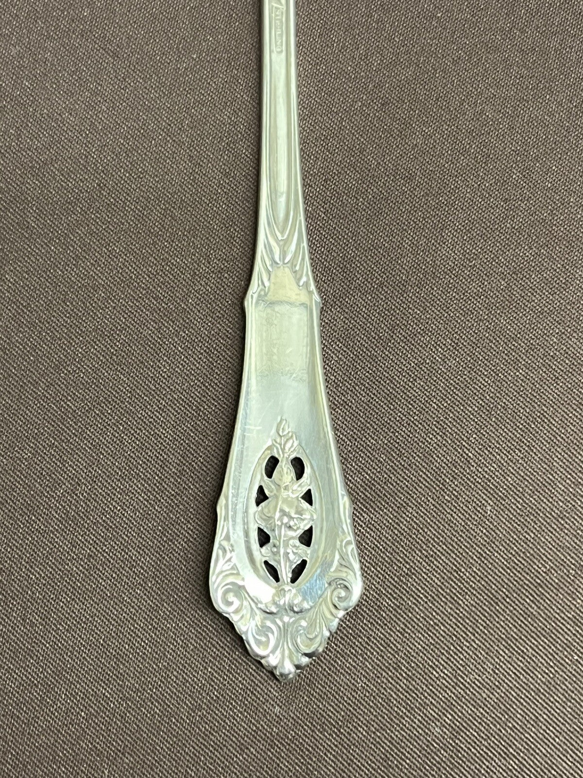 Rose Point by Wallace 35g Sterling Silver Salad Fork 6 1/4"