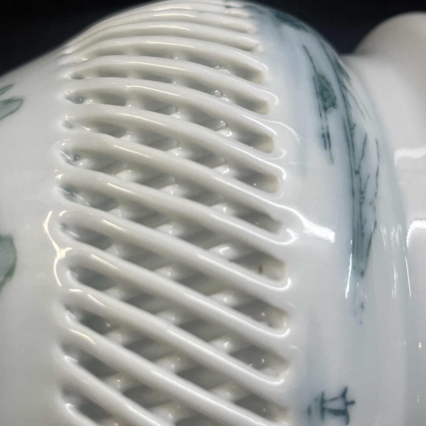 Mid-Century Hand Painted Imari Japan "Mountain Sea" Woven Lattice Vase 7"