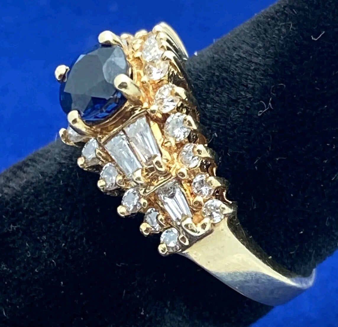 Vintage 14k gold Sapphire and Diamond  Ring Size 6.25 5g total 27 diamonds