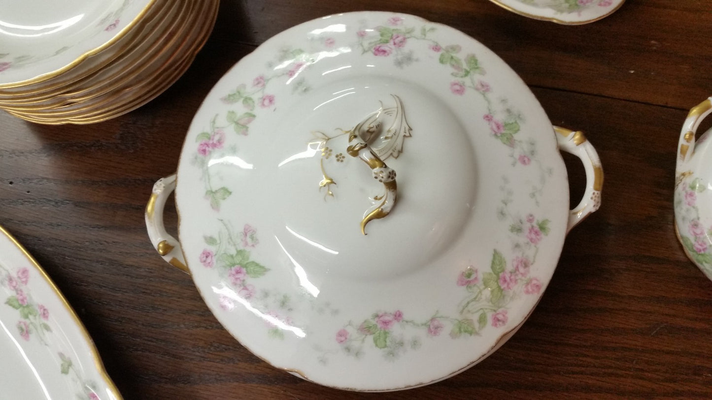 T Haviland Round Cov Veg Bowl 1903 Pink Roses/Green Leaves/Sm Gray Flowers S161V