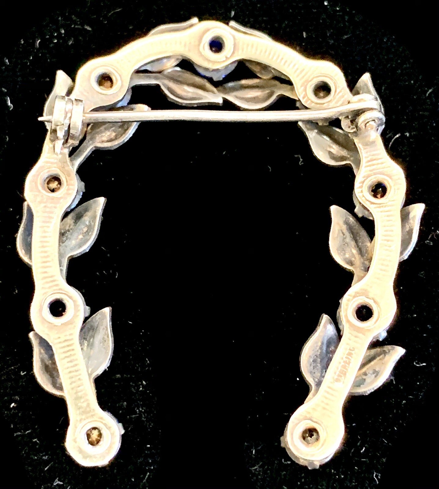 Vtg  Sterling Silver Horseshoe Faux Sappphire Stones Leaves Brooch Pin 7.8 gr