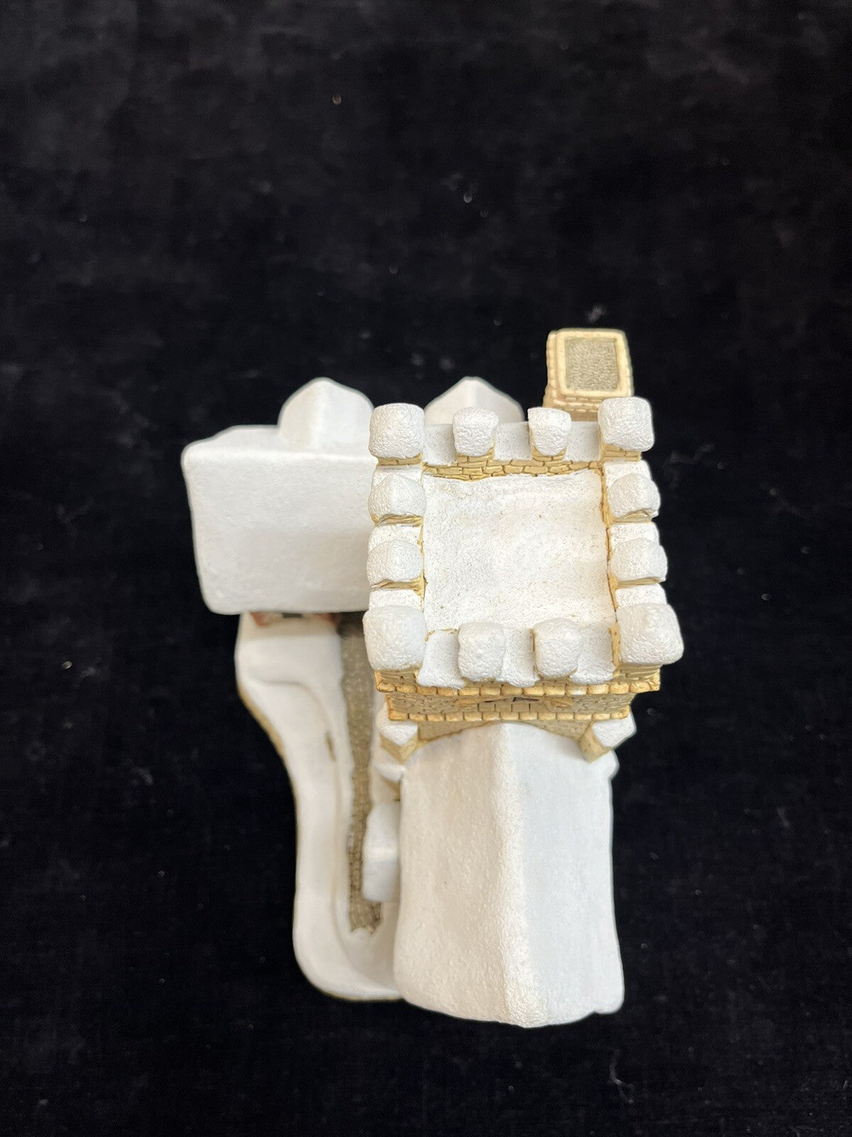 Vintage David Winter Cottage, A Christmas Carol, w/ box, 1989,