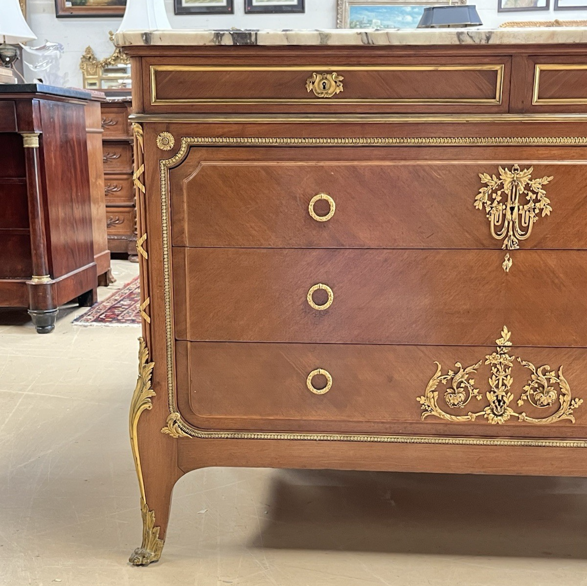 ANTIQUE FRENCH TRANSITIONAL BRONZE ORMOLU MOUNTED WHITE MARBLE-TOP COMMODE CHEST