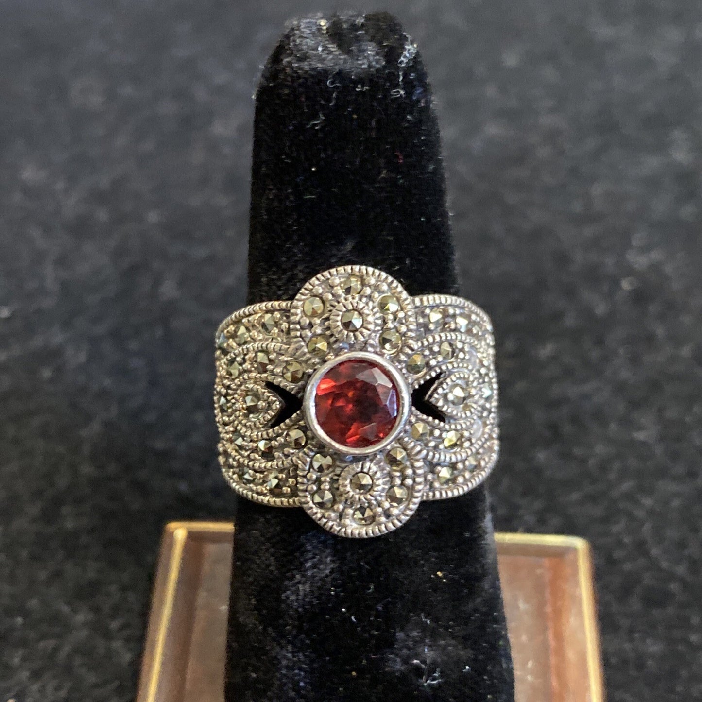 Sterling Silver 925 Garnet & Marcasite Multi Stone Ring SZ 6.5 7.2g JM16