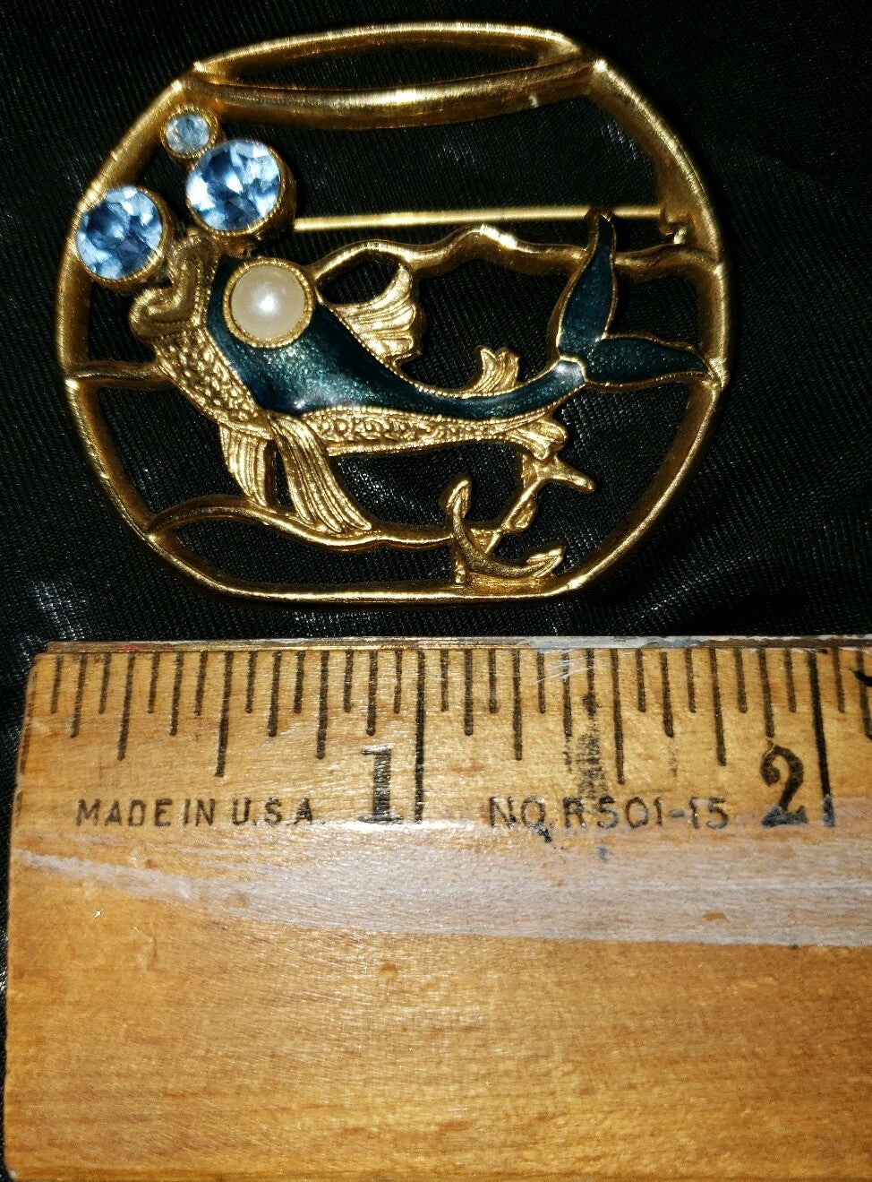 Fish Blowing Bubbles in a Fish Bowl Gold Metal Rhinestones Enamel Brooch Pin