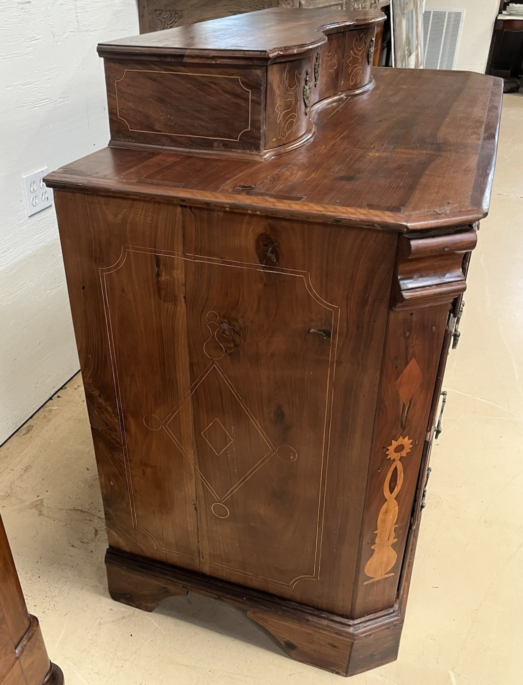 ANTIQUE SPANISH BAROQUE RUSTIC INLAID WALNUT COMMODE CHEST OF DRAWERS 51" X 24"