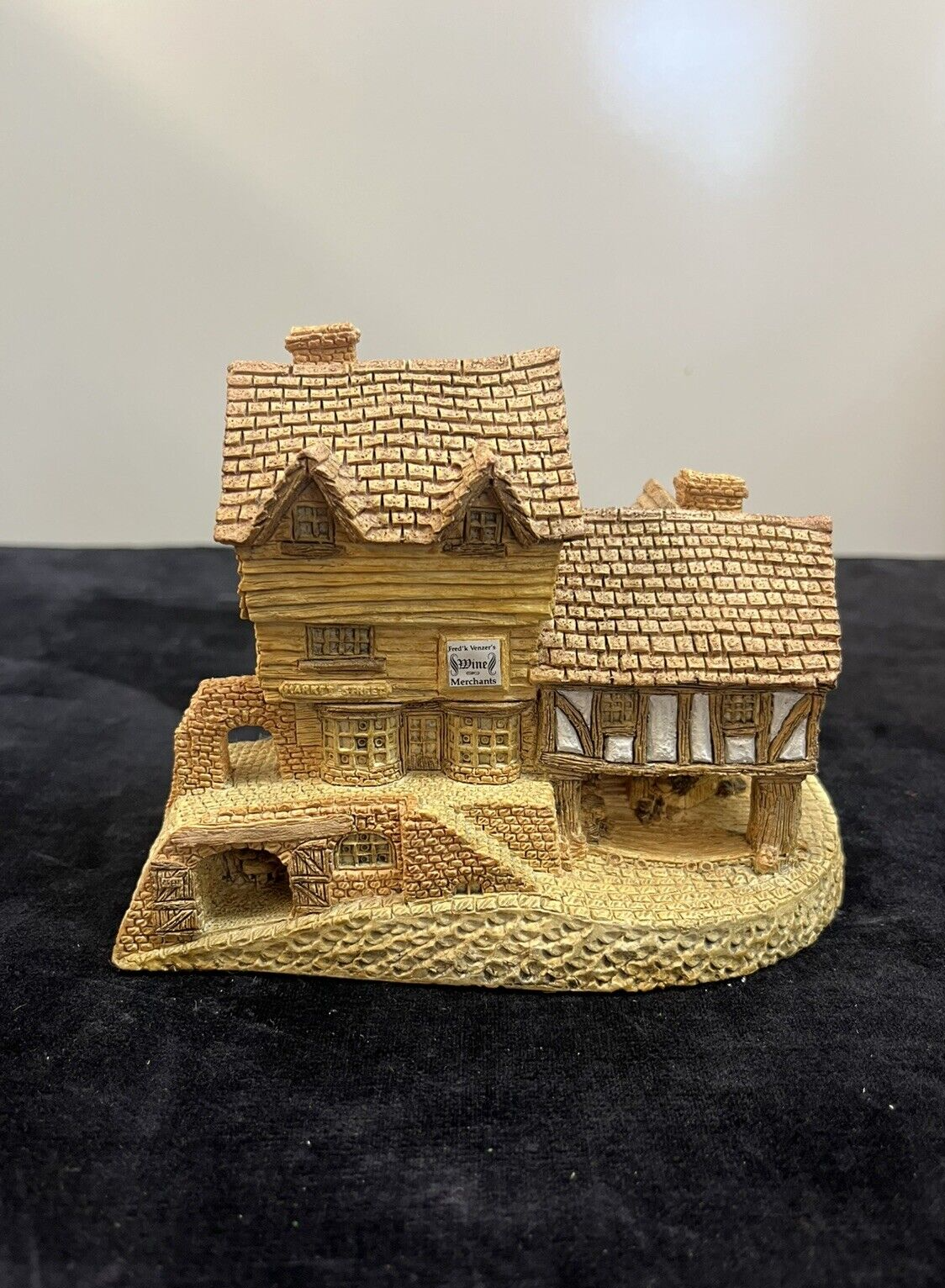 David Winter Market Street - 1980 - w/ box + COA