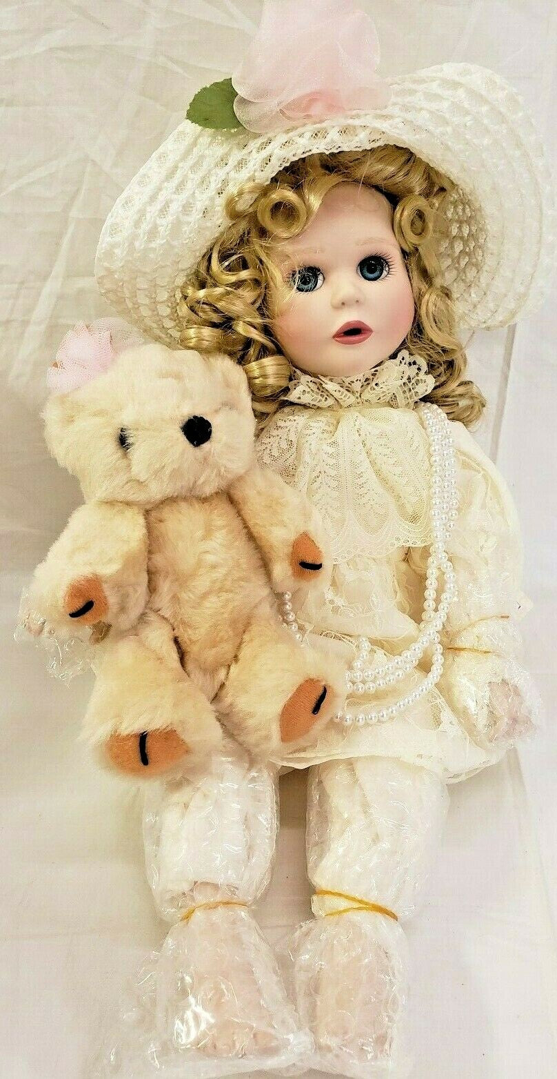 1992 The Ashton-Drake Galleries "Alicia" Porcelain Doll