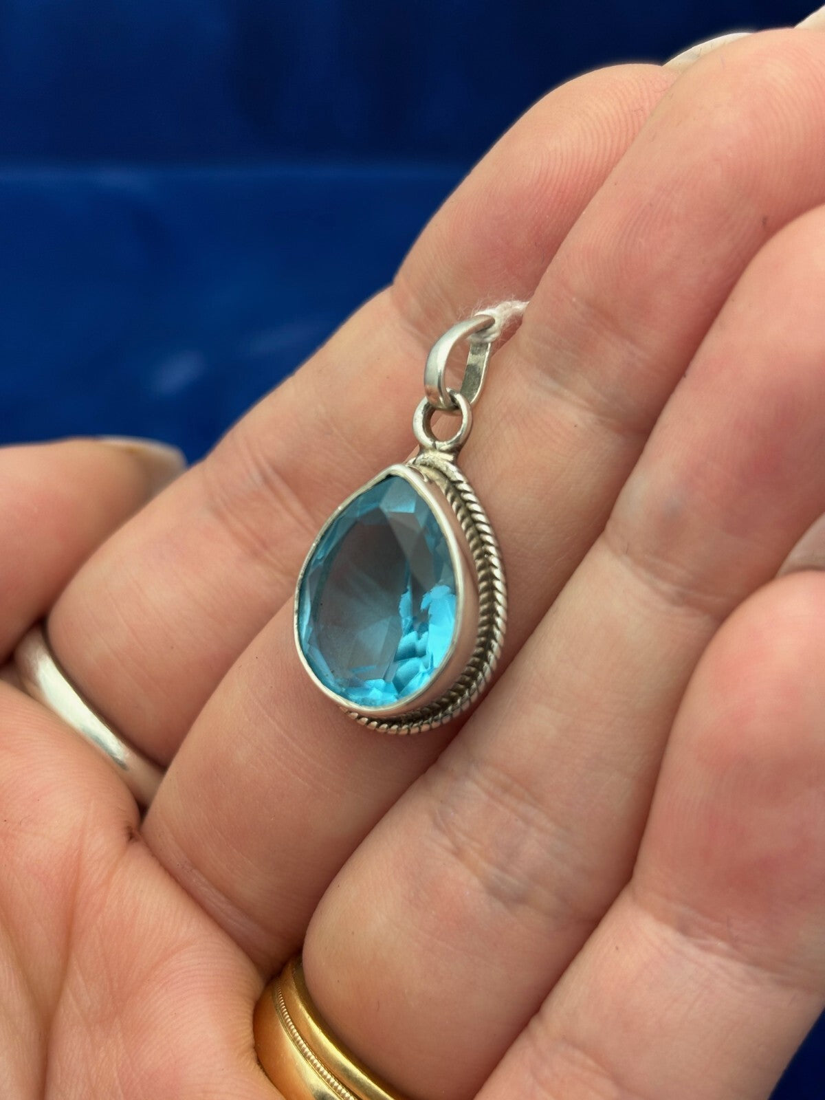 e8b2f7da-620a-430e-aace-a205a8a1cabb