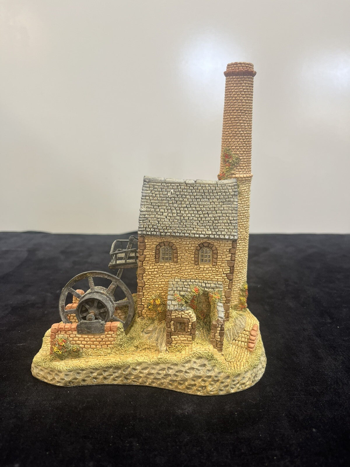 The West Country Collection “Cornish Engine House” by David Winter 1987 w/ box