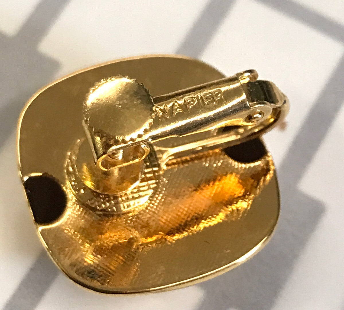 305b8f05-ce1e-4f65-8425-07ea8fdaf23a