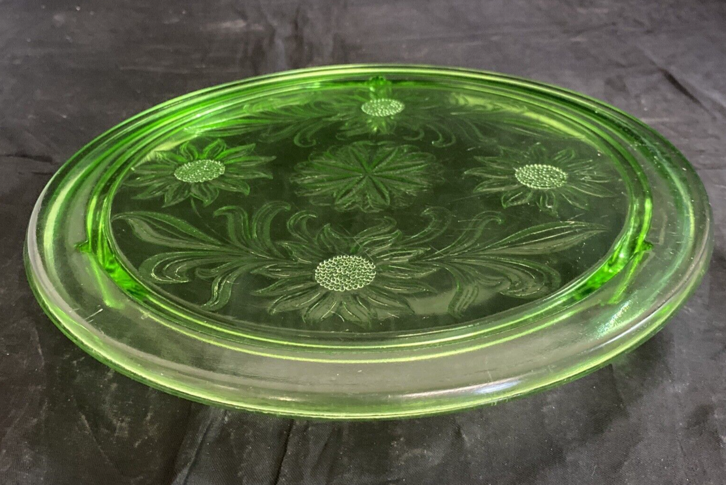 Jeanette Glass Co. 1930s Green Footed Depression Sunflower Cake Plate