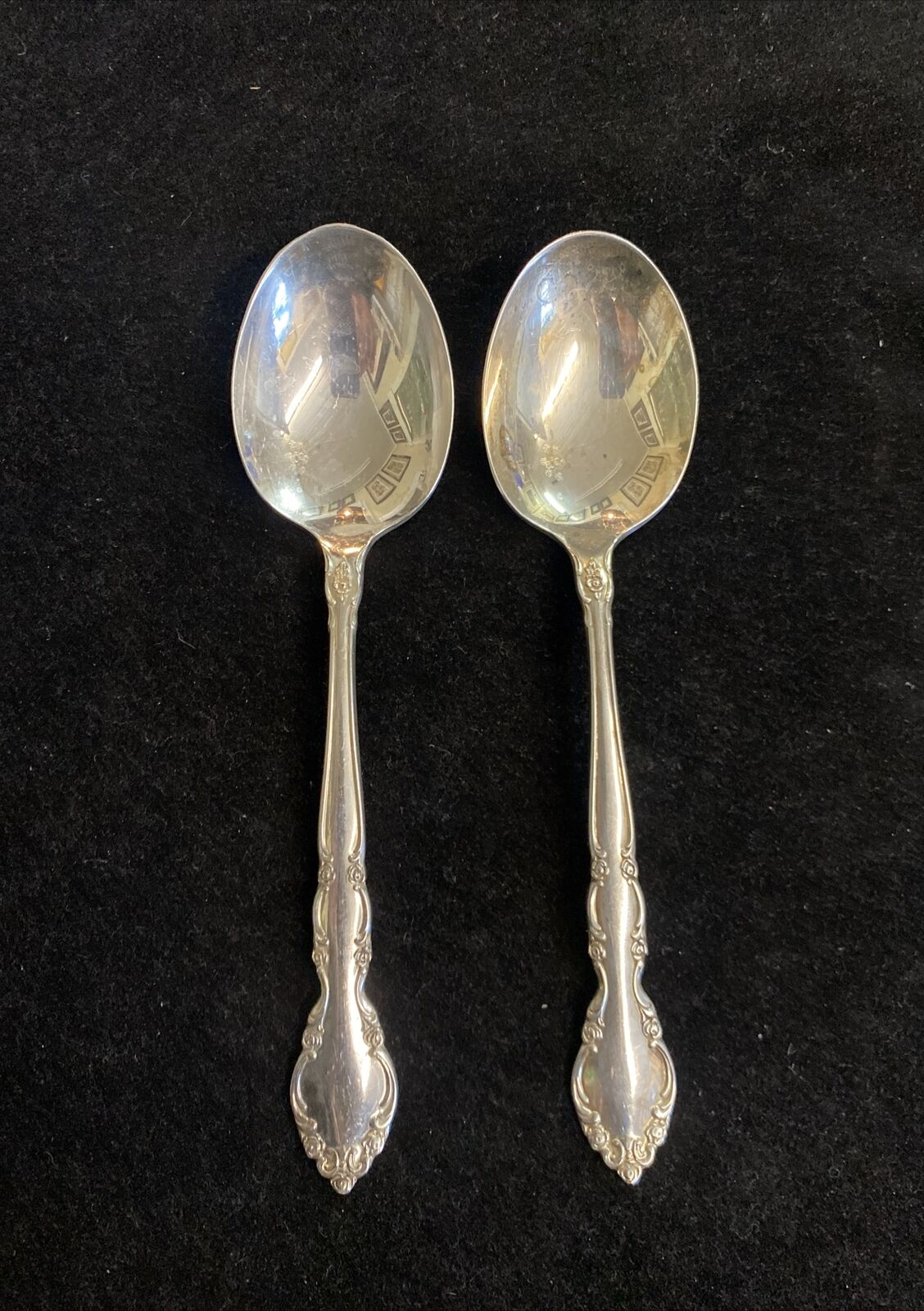 Sterling Heirloom Grandeur by Oneida 6 1/2" Dessert/Soup Spoon 37g 2 Avail