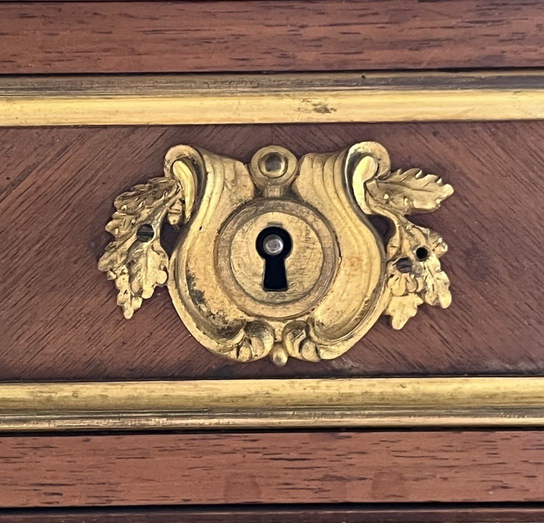 ANTIQUE FRENCH TRANSITIONAL BRONZE ORMOLU MOUNTED WHITE MARBLE-TOP COMMODE CHEST