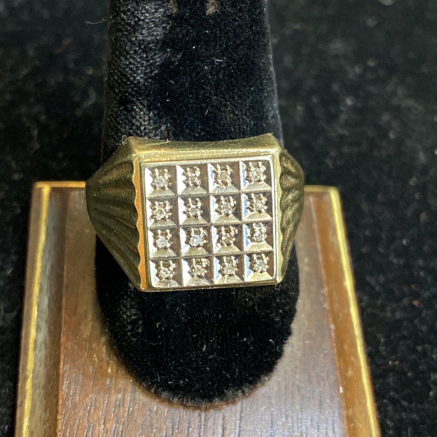 8G Men's 10k Yellow & White Gold .16cts Diamond TW Ring Size 12.25