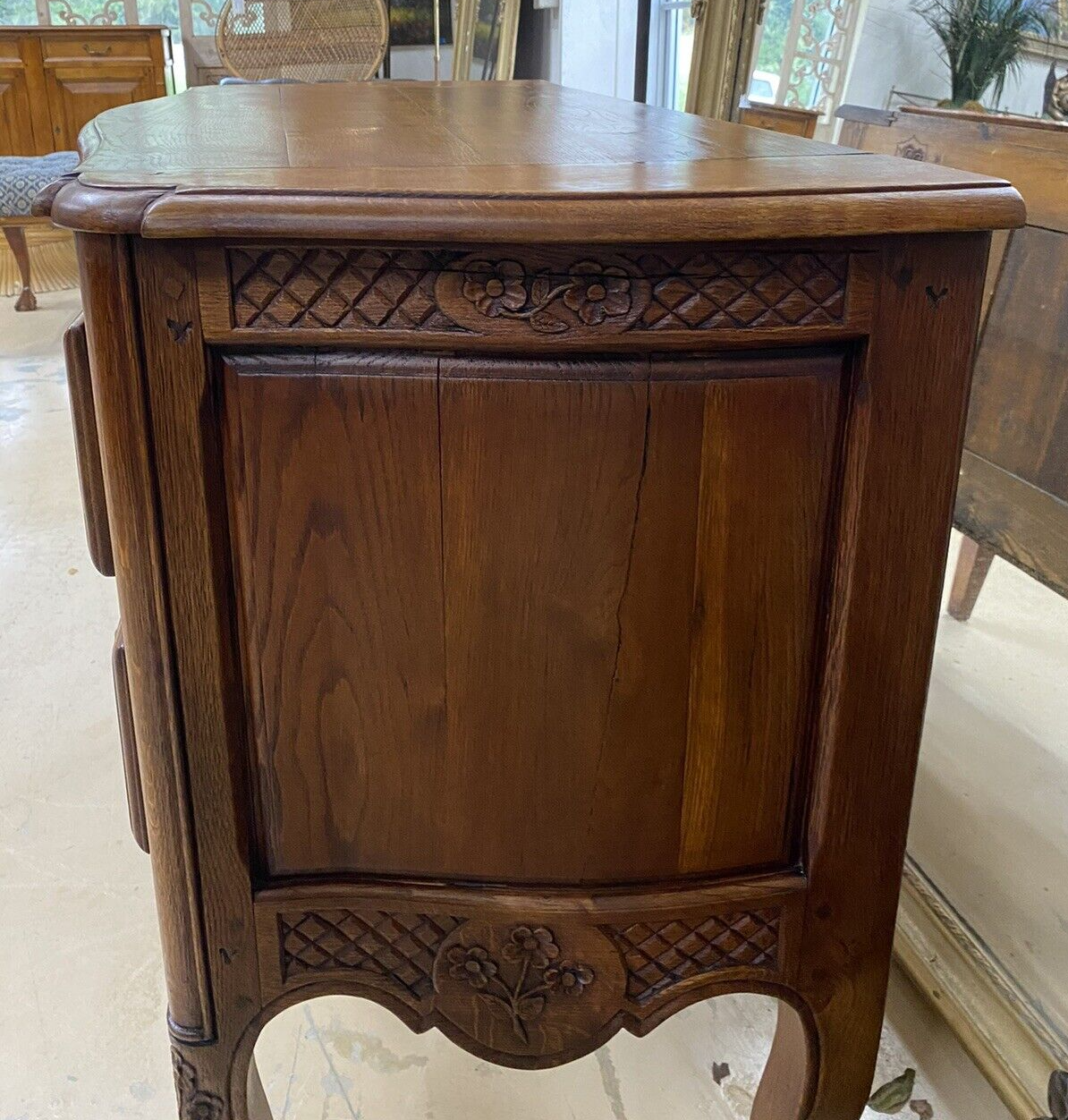FRENCH PROVINCIAL LOUIS XV STYLE OAK COMMODE