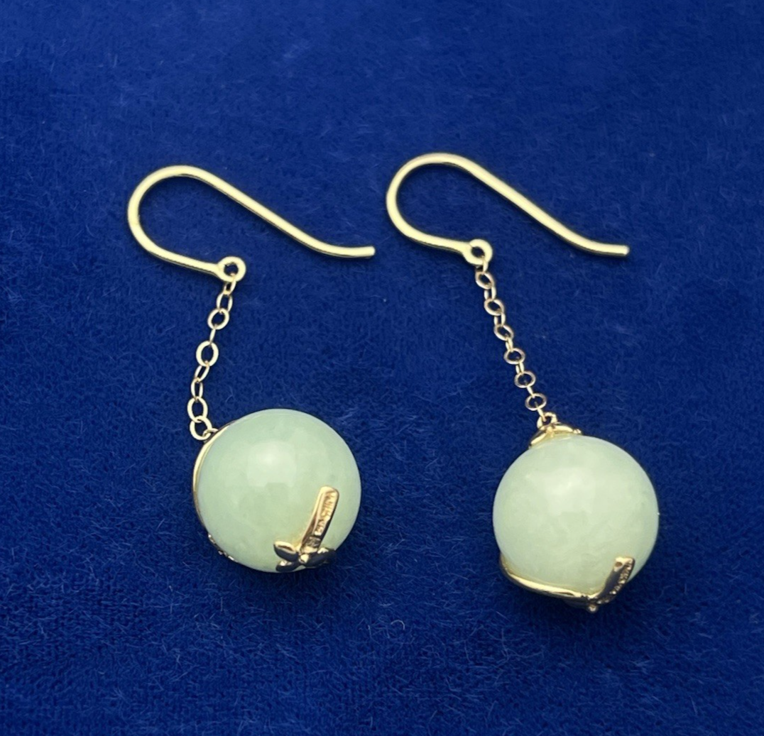 Dainty 14K Yellow Gold Mint Green Jade Dangling Bead Flower Earrings 5.89g