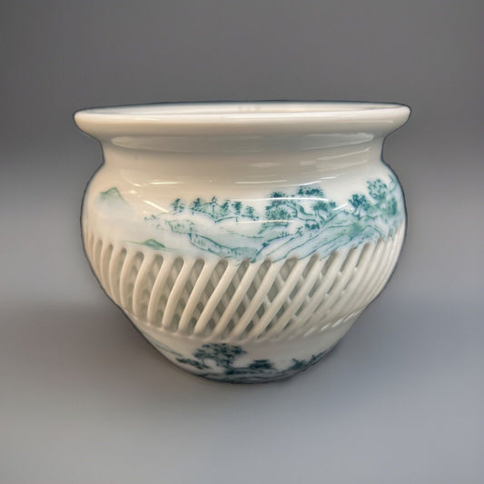 Mid-Century Hand Painted Imari Japan "Mountain Sea" Woven Lattice Vase 7"