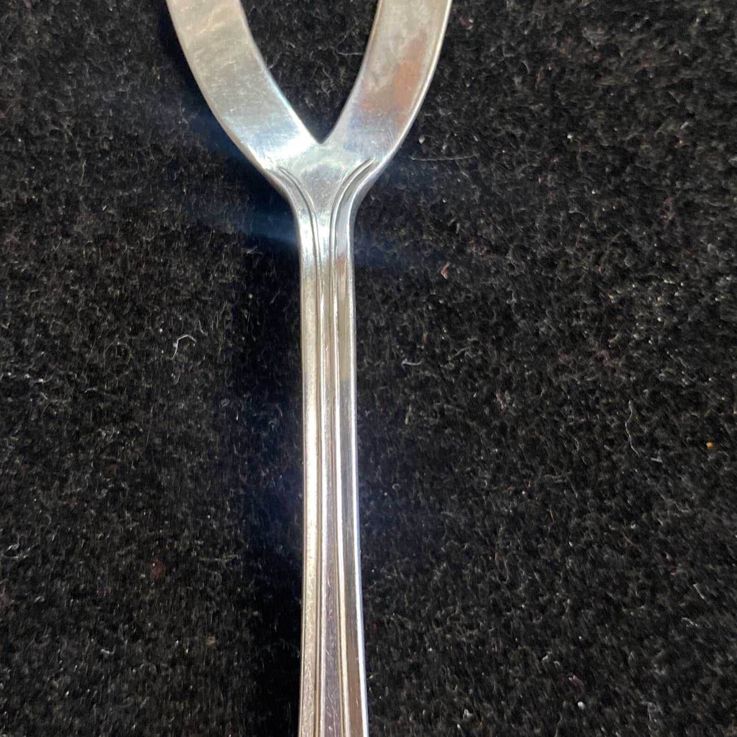 Baker Manchester Mary Warren Pattern 5 3/4" Olive Fork Spoon 11.5g