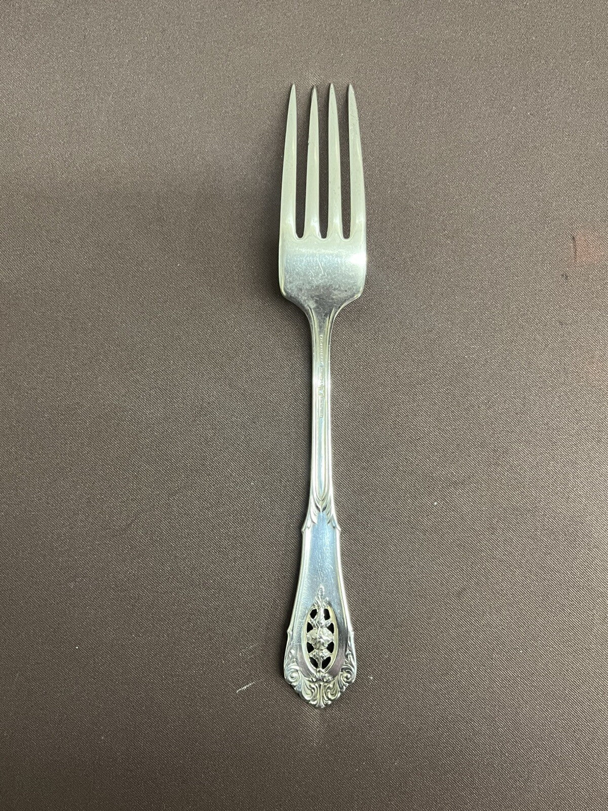 Rose Point by Wallace 46.7g Sterling Silver 7" Dinner Fork  Flatware