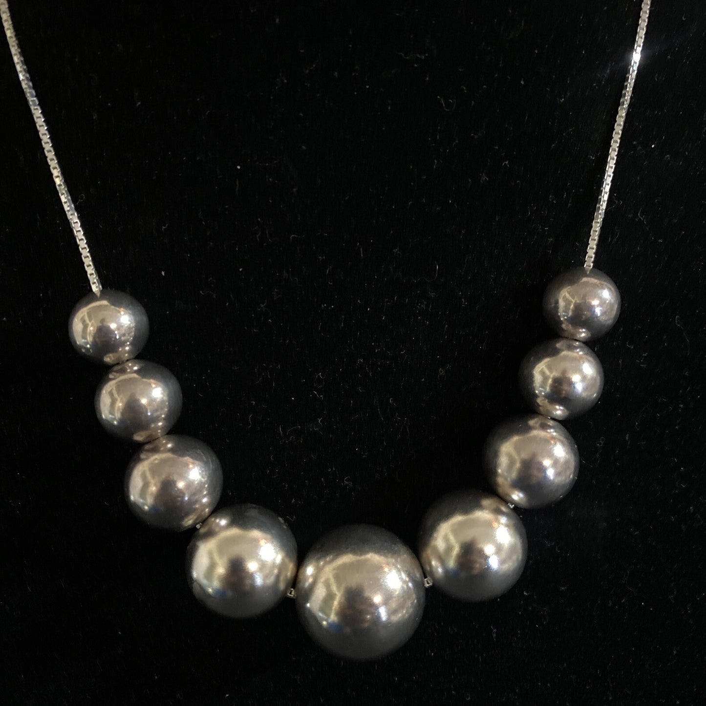 Vintage 20” Sterling Silver 925 Sliding  Ball Bead  Necklace 30.4 g center 21mm