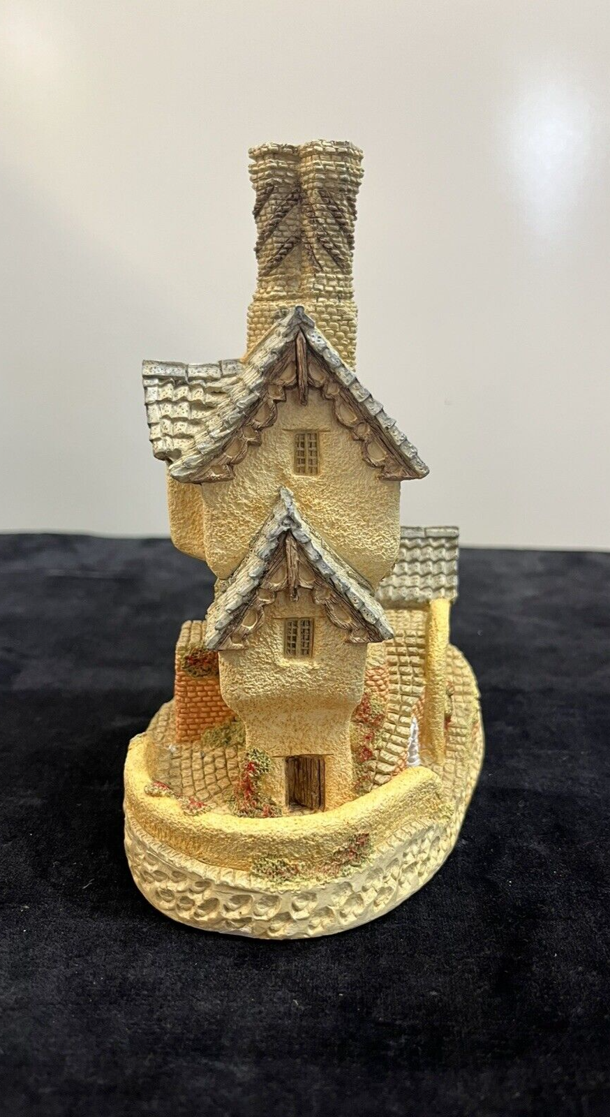 House Of Master Mason - 1984 David Winter - Includes Box & COA