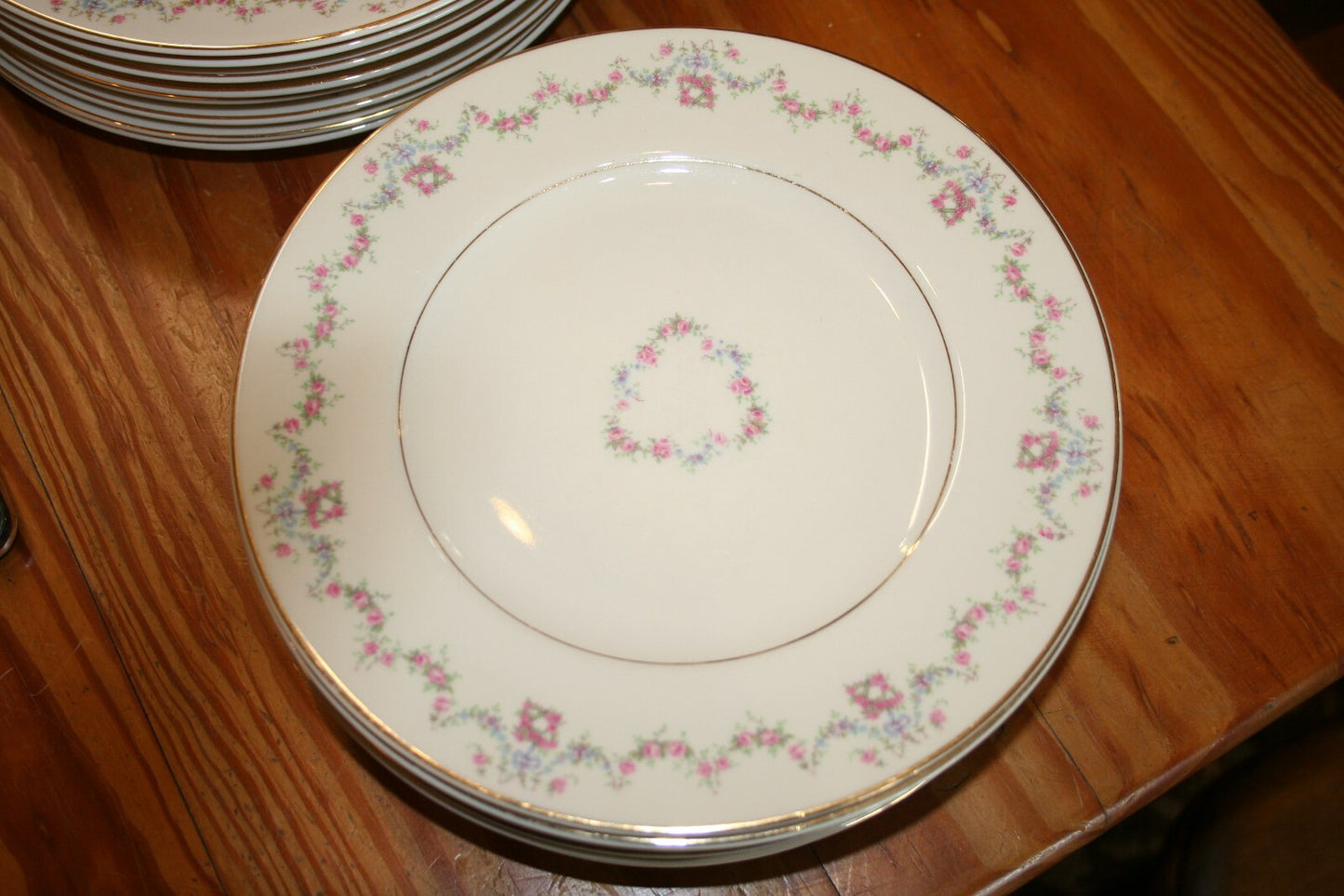 18Pc. SYRACUSE CHINA OLD IVORY ARCADIA Dinnerware