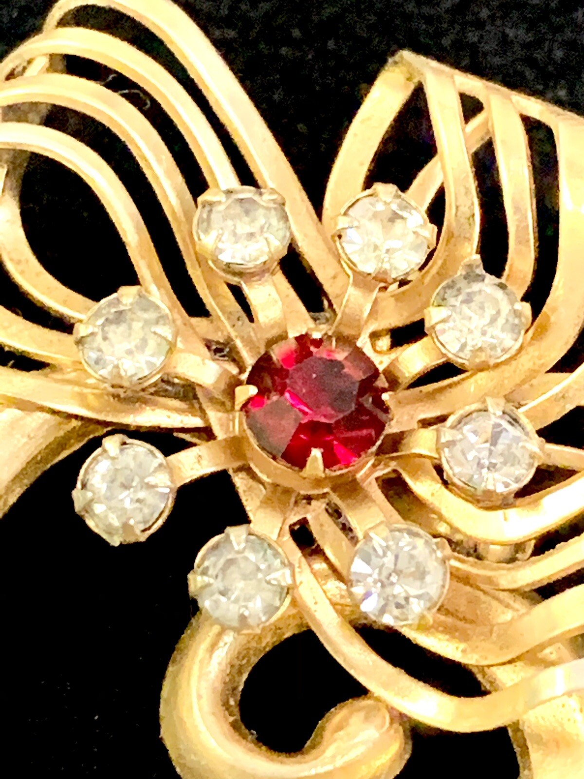 1940's Gold Circle Flower Brooch Pin Pendant  Ribbon with Ruby and Rhinestones
