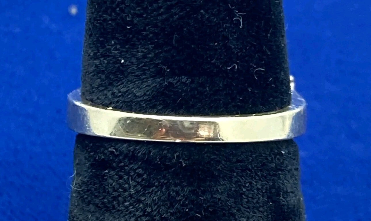 Vintage 14k gold Sapphire and Diamond  Ring Size 6.25 5g total 27 diamonds