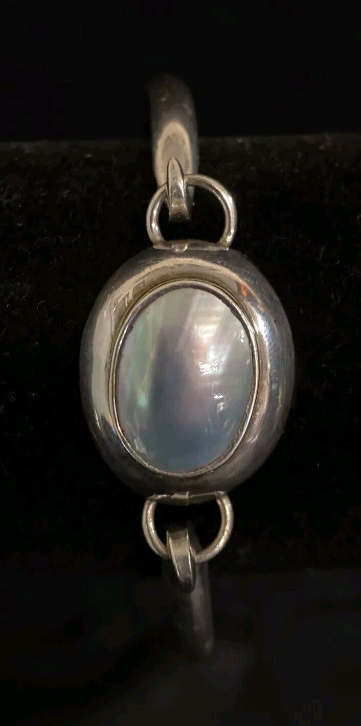 Handmade VTG Sterling & Gray Moby Pearl Bangle Bracelet Sz. 7 25.4g TESTED JM7