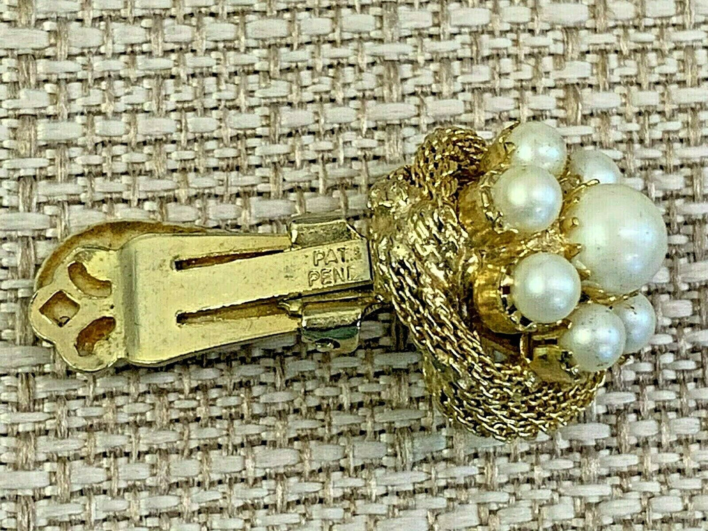 Vintage Pat Pending Round Goldtone Lined Beads Faux Pearl Circles Clip Earrings