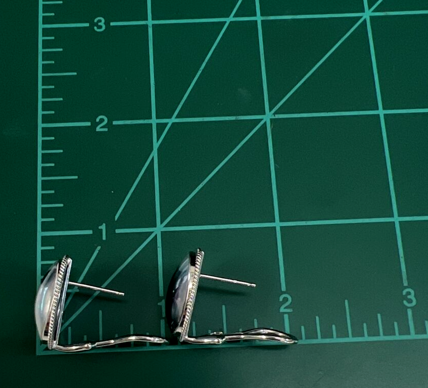 14k White Gold  Pierced  Gray Mobe  Pearl  Earrings 5.7 g  Omega back