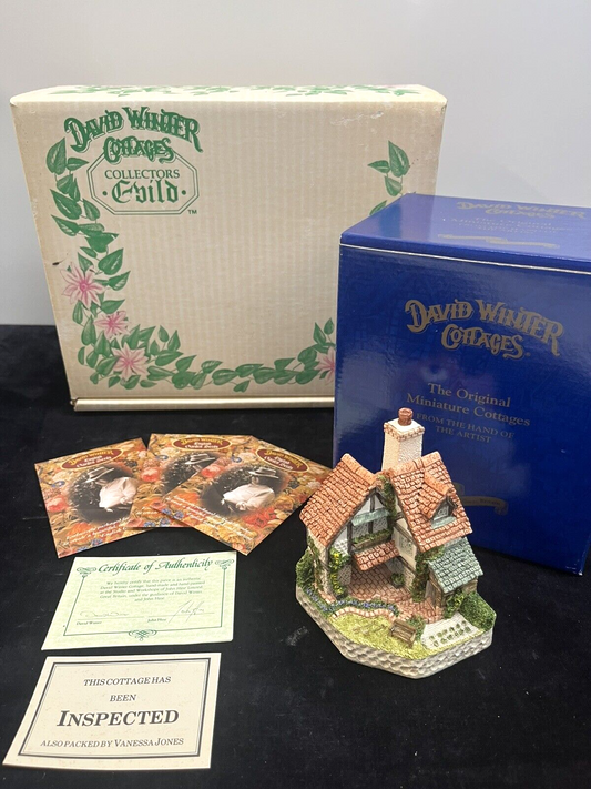David Winter Gardener's Cottage mint condition w COA w/ original box 3x Seeds