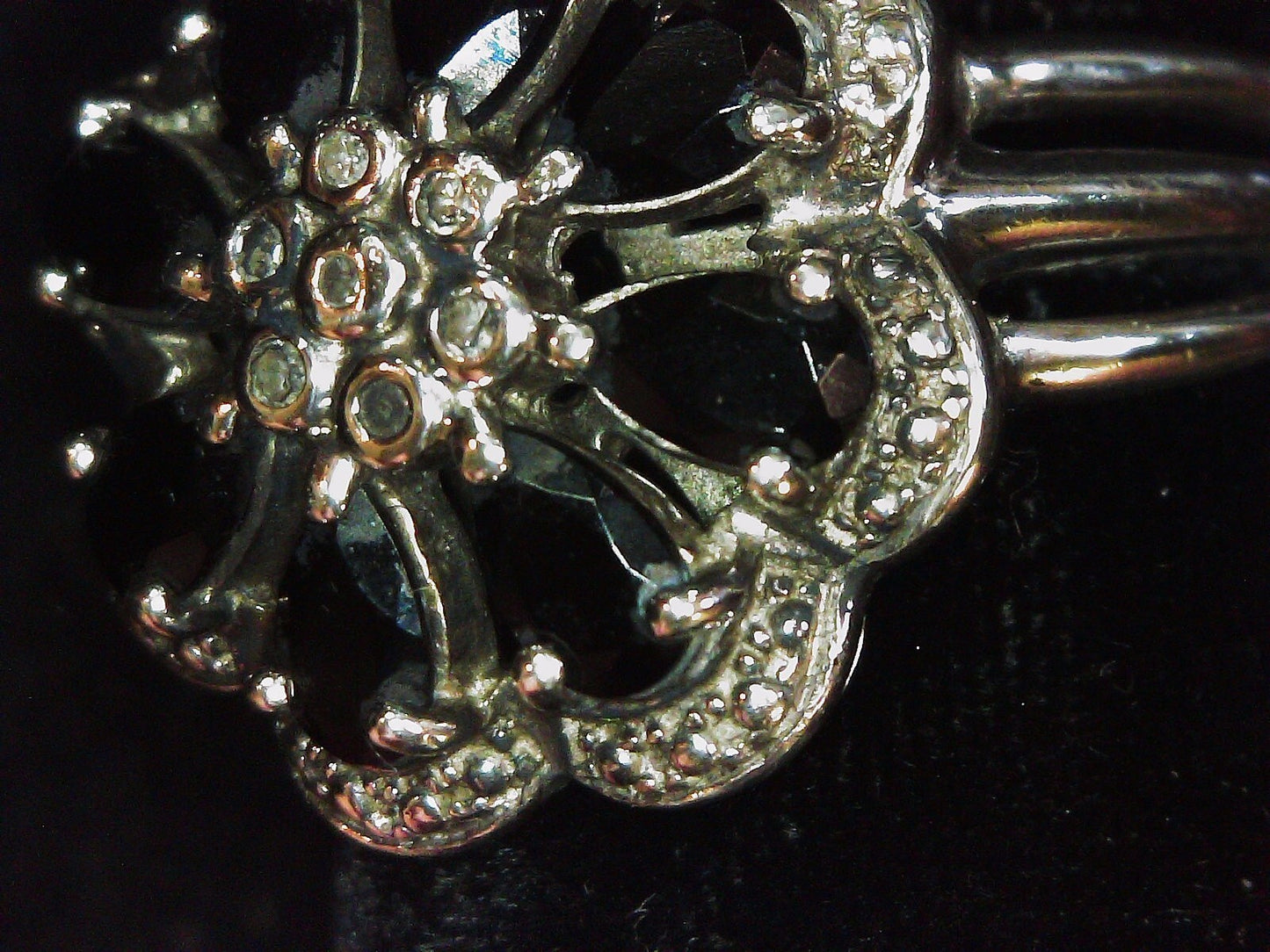 Sterling Silver 925 Onyx & CZ Stones Flower Shaped Ring SZ 7 7.2g