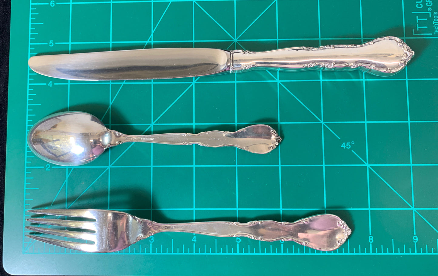 Mignonette by Lunt Sterling Silver  7.5" Dinner Fork  8 Avail 55.3g each