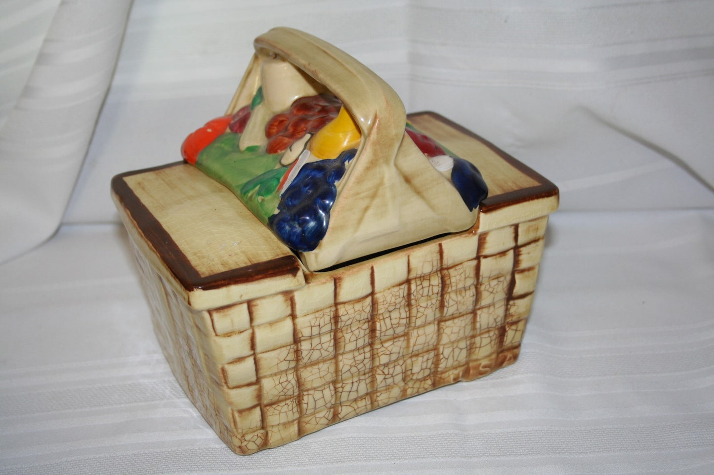 Vintage McCOY Pottery PICNIC BASKET Fruit Cookie Jar 7.5” X 8 1/4”