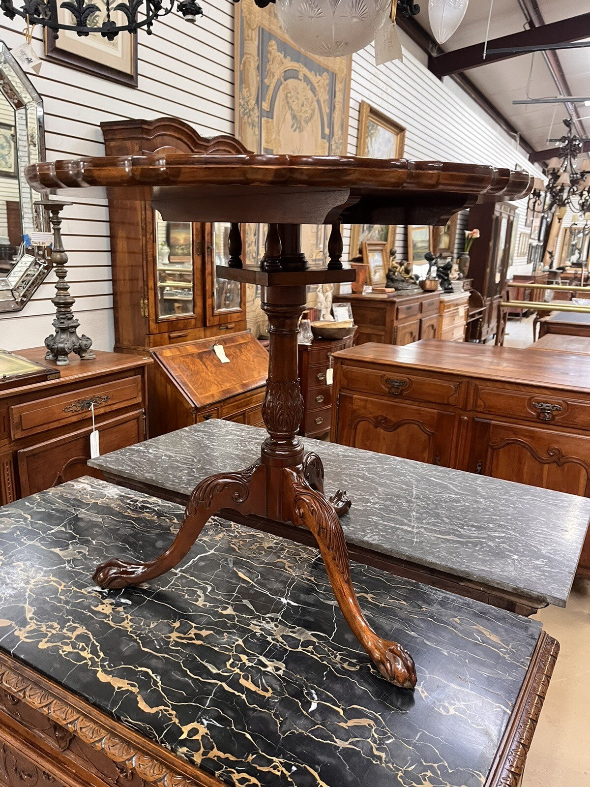 BAKER MAHOGANY PIE-CRUST TILT-TOP TRIPOD TEA TABLE BIRDCAGE