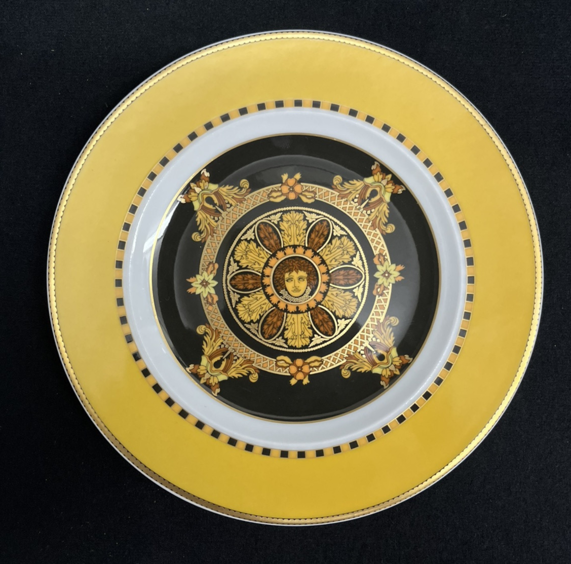 VERSACE BAROCCO BREAD PLATE MEDUSA ROSENTHAL  7.25"