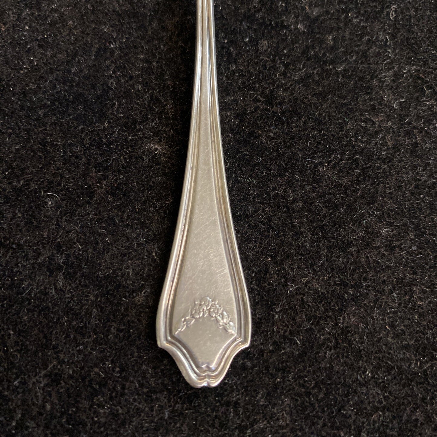 The Sterling Silver Mfg. Co. 4 7/8" Lemon Fork 1909-1932 7.7g PATTERN?